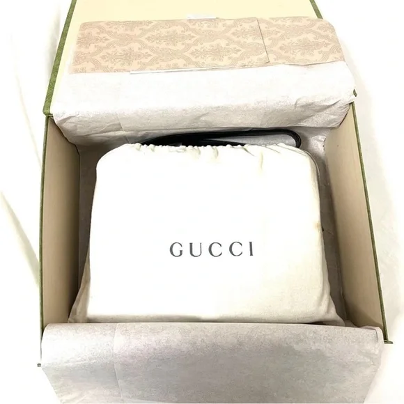 Gucci Black Leather Shoulder Bag - Picture 15 of 16